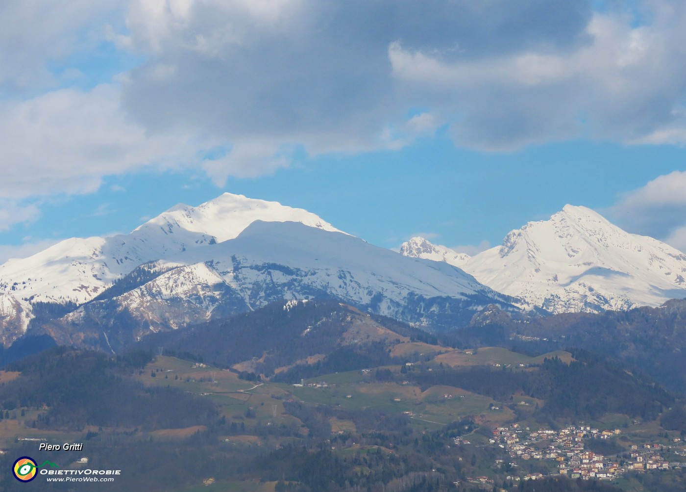 39 Zoom su Cime Menna e Arera.JPG